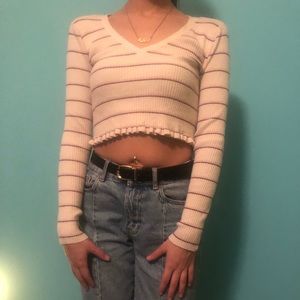 cropped long sleeve (RESERVED FOR @karthermadison)